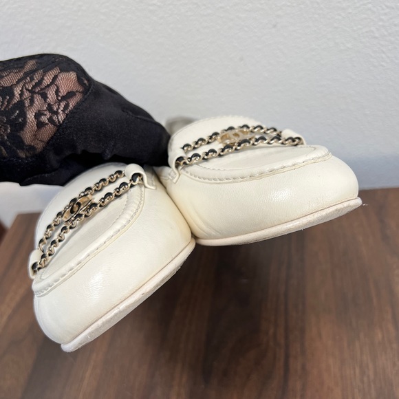 Auth Chanel White Classic CC Logo Loafers , Size 37.5 - PreLoved - Picture 6 of 13